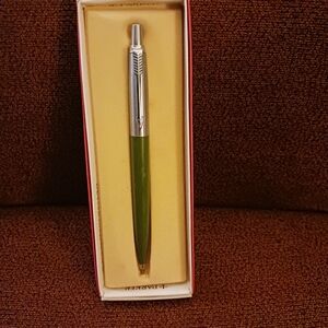 Parker Green and Silver Pen